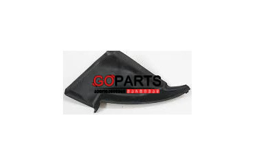 11-17 CT200h Fender Moulding LH