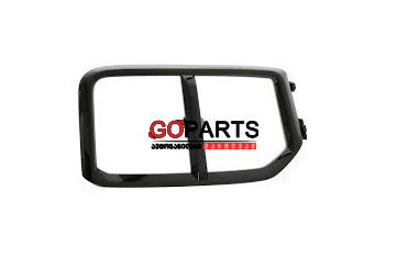 20- OUTLANDER Sport Fog Lamp Cover RH